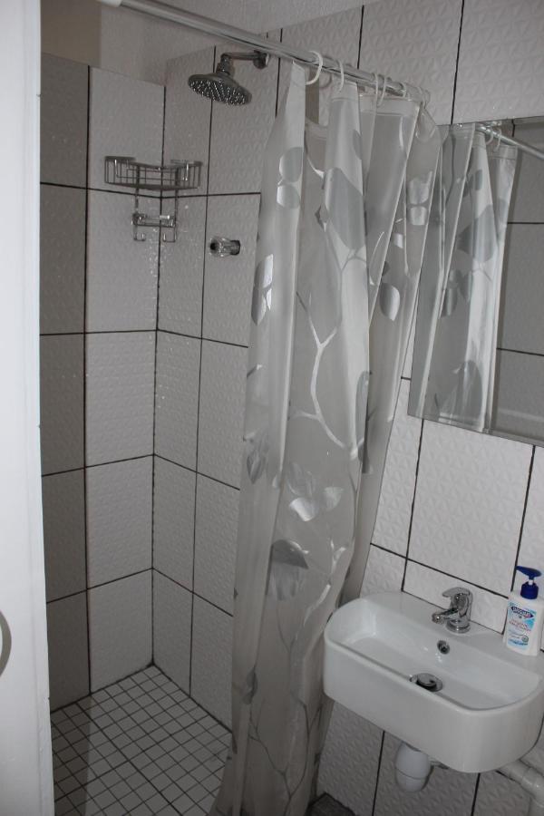 25 On Fitzpatrick Apartment Parow Exterior photo