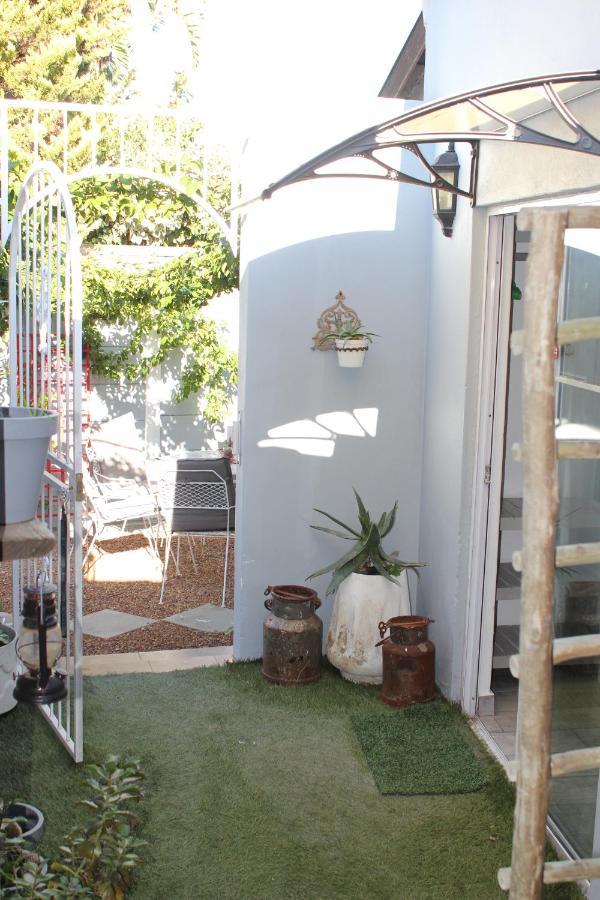 25 On Fitzpatrick Apartment Parow Exterior photo