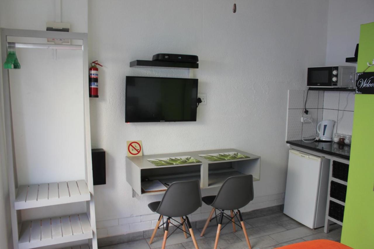 25 On Fitzpatrick Apartment Parow Room photo