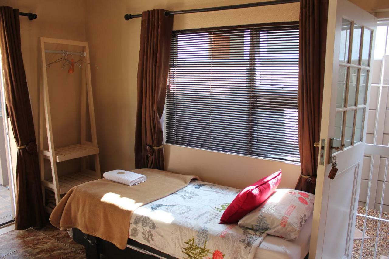 25 On Fitzpatrick Apartment Parow Exterior photo